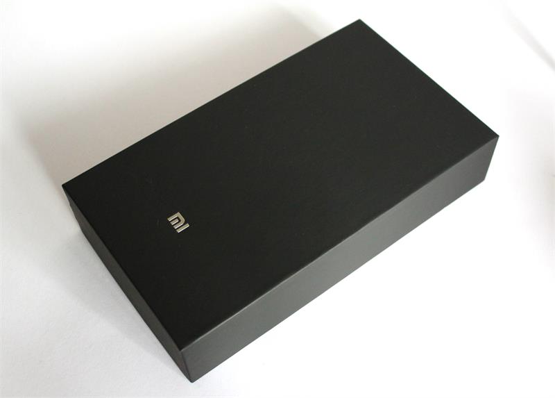 高端、商務、科技感的手機包裝盒